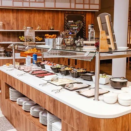 Ibis Luxembourg Airport Отель