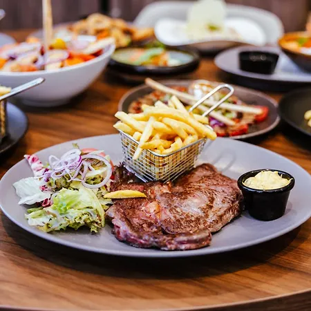Ibis Luxembourg Airport ホテル 3*
