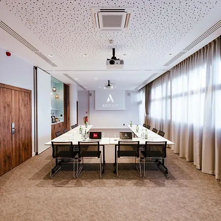 Ibis Luxembourg Airport 3*