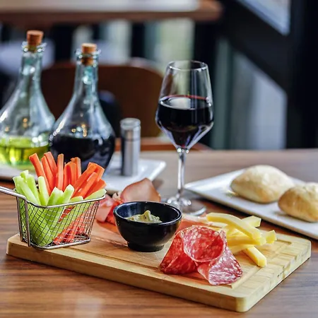 Ibis Luxembourg Airport Hotel 3*