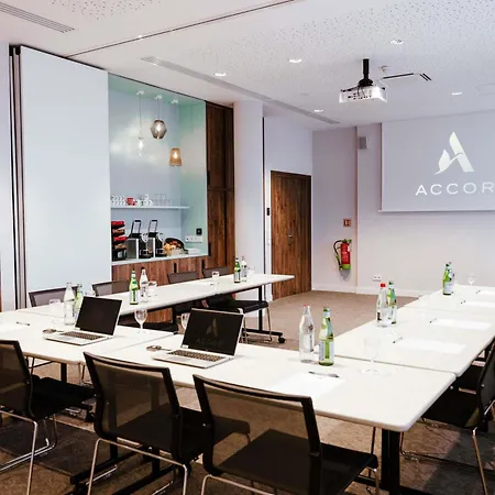 Otel Ibis Luxembourg Airport 3*