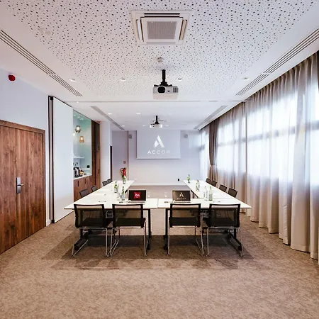 Hotel Ibis Luxembourg Airport 3*