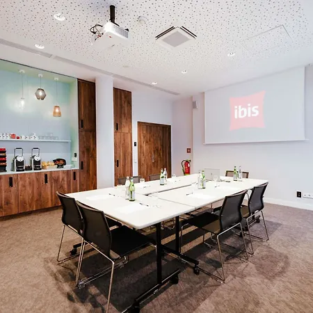 ホテル Ibis Luxembourg Airport 3*