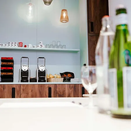ホテル Ibis Luxembourg Airport 3*