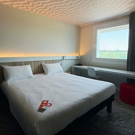 ホテル Ibis Luxembourg Airport 3*