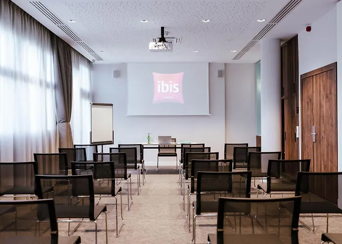 Ibis Luxembourg Airport Hotell 3*