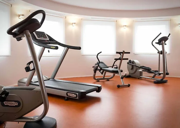 Ibis Luxembourg Airport מלון