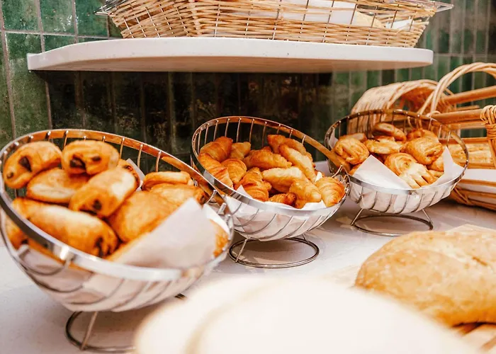 Ibis Luxembourg Airport 3*